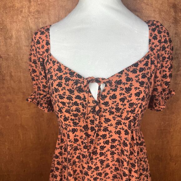 Patrons of Peace XS Adrian puff sleeve midi hi-low dress pink and black floral - Picture 3 of 15